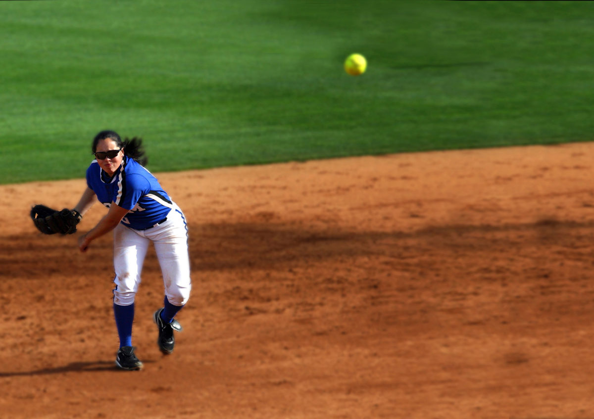 softball-player-about-to-catch-the-ball-free-stock-photo